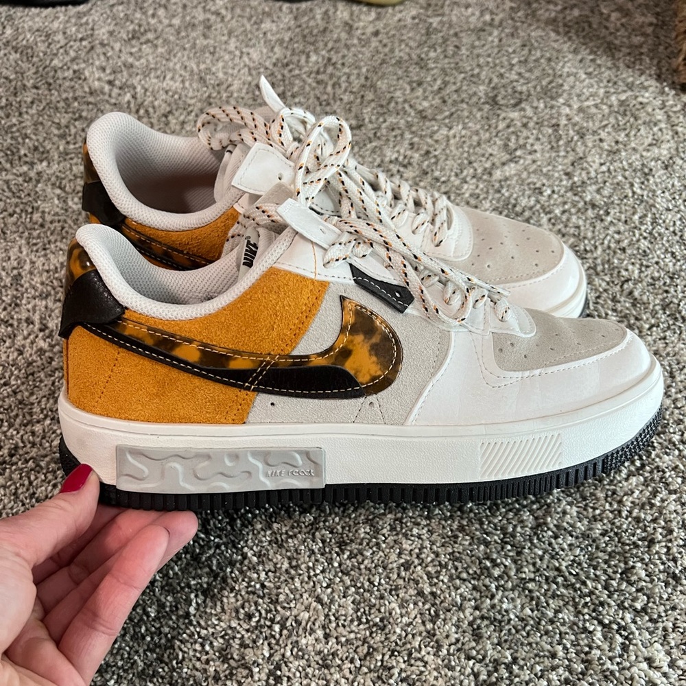 Womens Nike Air Force 1 Fontanka 9.5. Only worn one